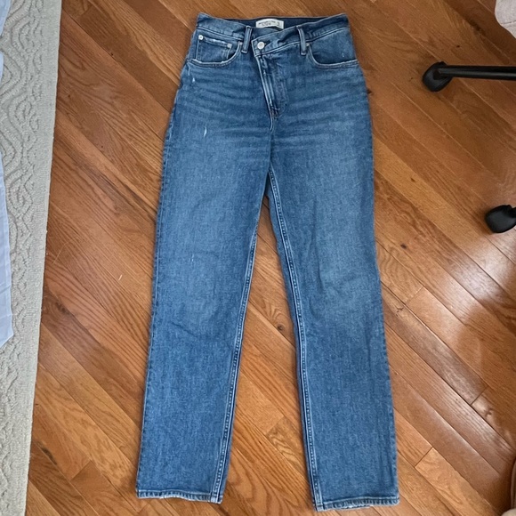 NWOT Ultra High Rise 90s Straight Jean - Picture 3 of 7